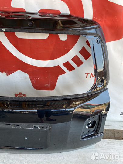 Nissan Patrol Крышка багажника