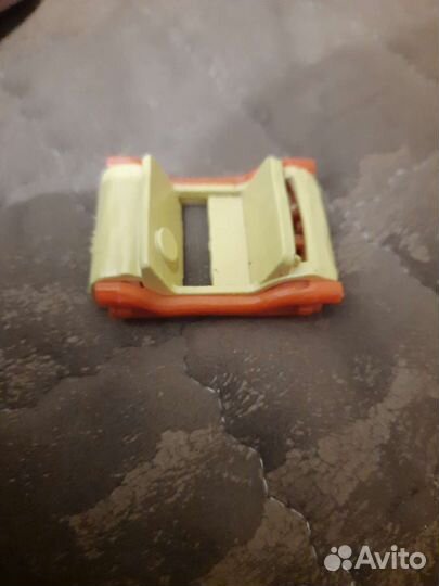 Машинка хотвилс