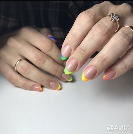 Маникюр, педикюр, наращивае ногтей