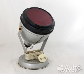 Фонарь красного цвета