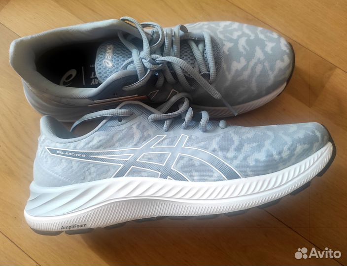 Кроссовки женские Asics Gel-Excite 8 Twist,беговые