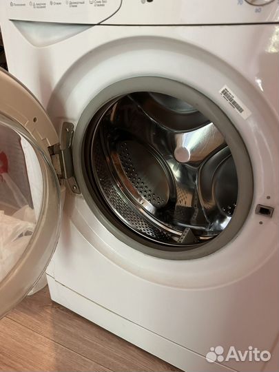 Стиральная машина Indesit wiun104 на запчасти