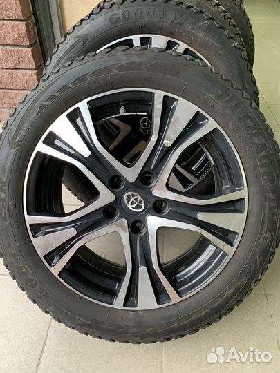 Goodyear Ultragrip Ice Arctic 215/55 R17 98T