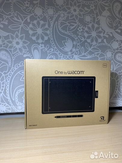 Графический планшет One by Wacom medium