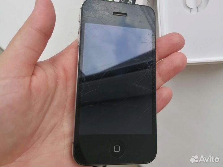 Телефон iPhone 4s