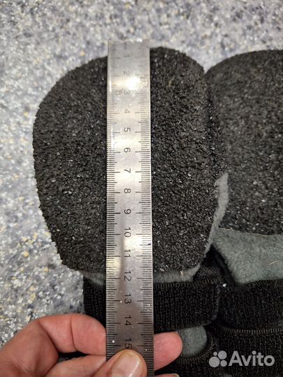 Комбинезон и обувь для крупной собаки