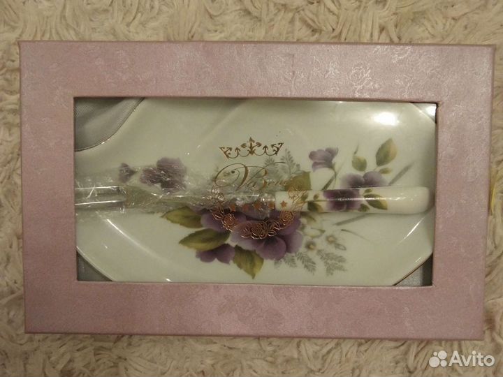 Новое фарфоровое декоративное блюдо