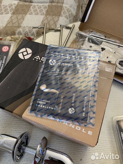 Ручки дверные, петли, замки, механизмы