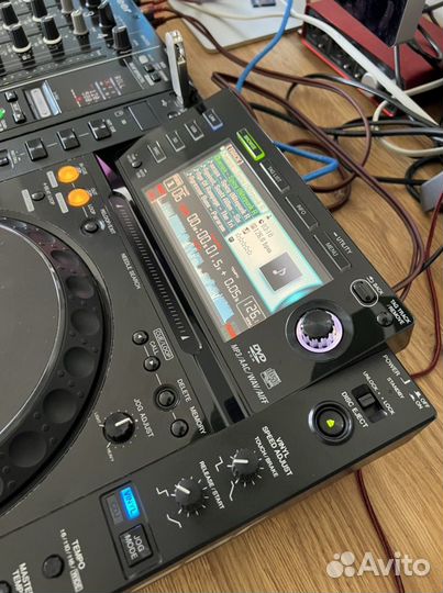 Пара Pioneer CDJ 2000 с пультом DJM 900NXS