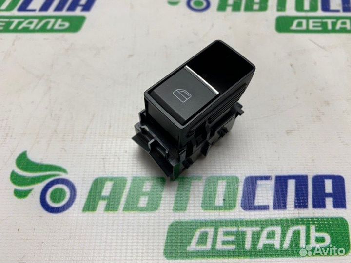 Кнопка стеклоподъемника Mazda 3 BP PE / P5 2019