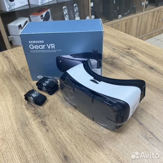 Очки виртуальной реальности Samsung Gear VR
