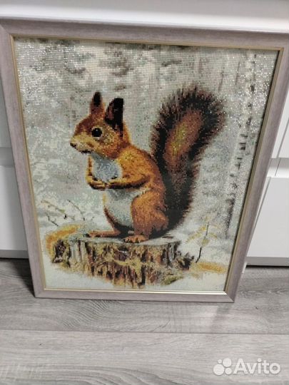 Картина с белой мозаика