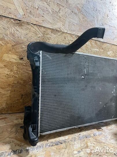 Радиатор охлаждения Мерседес W204 W212 X204 GLK