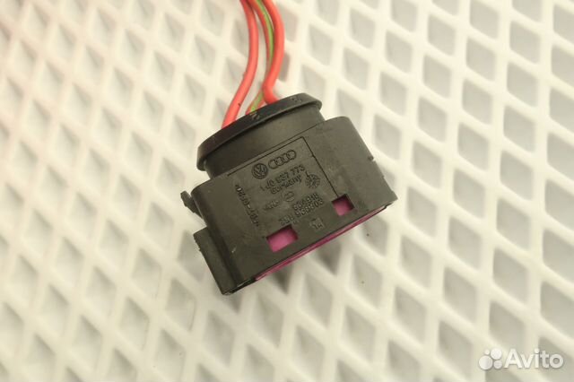 Разъем VAG 1J0937773