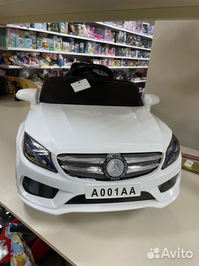 Электромобиль на пульте Mercedes