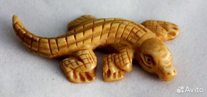 Крокодил - Нэцкэ из Кости резная Подвеска ru*57