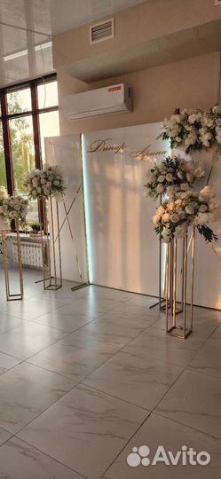 Аренда фотозоны,президиума,стоек для столов гостей