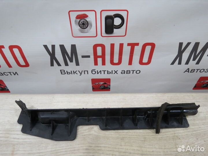 Дефлектор радиатора правый Kia Sportage 3 SL