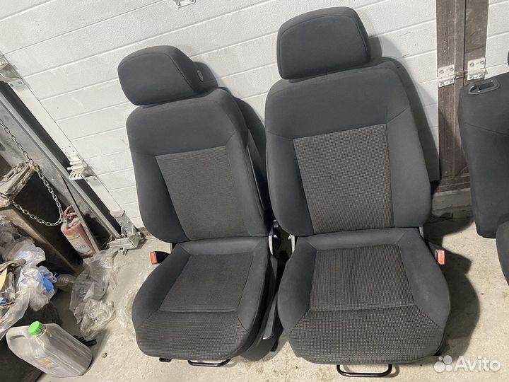 Салон opel astra h седан 2010 год