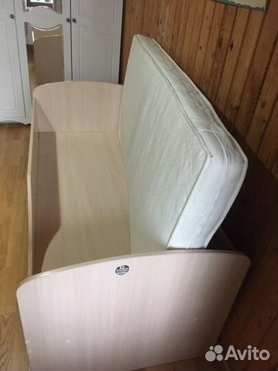 Кровать подростковая с бортиком