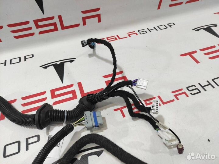 Электропроводка двери Tesla Model S 2015