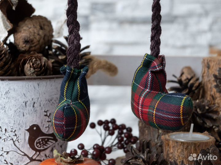 Снеговик с варежкой. Интерьерная игрушка