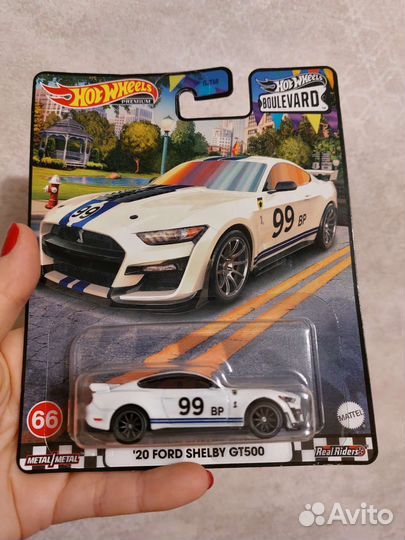 Hot wheels premium ford shelby gt500