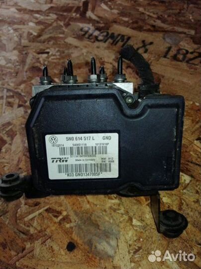 Блок abs Volkswagen Tiguan 5N CAW