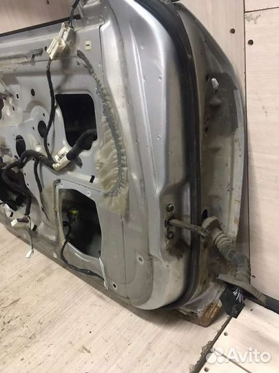 Дверь передняя левая mitsubishi carisma