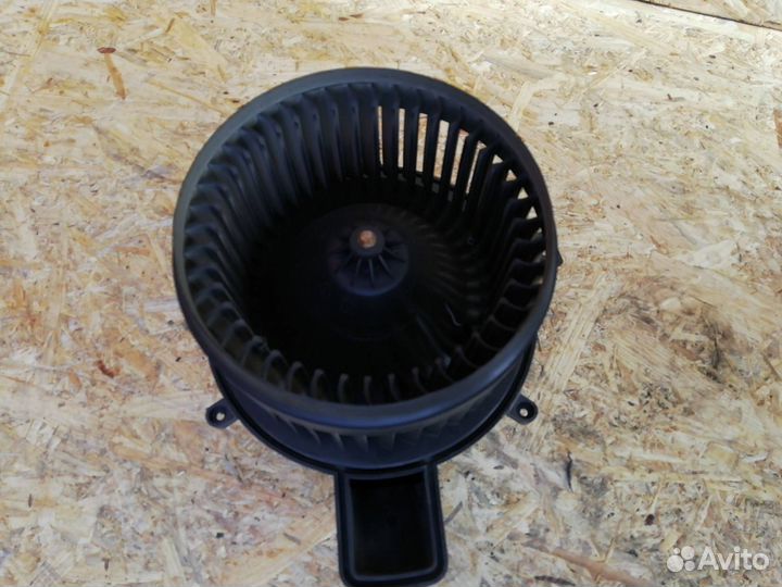 Моторчик печки Dodge Grand caravan 5 2015 S8843003