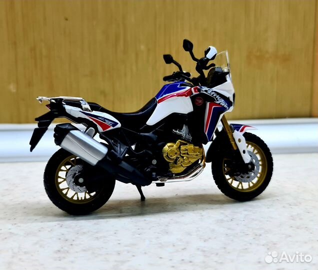 Коллекционный мотоцикл 1:18