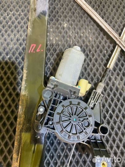 Стеклоподъемник передний левый Шевроле Треилблейзе