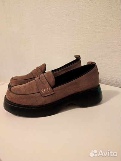 Лоферы женские