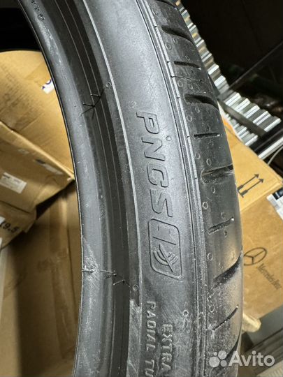 Pirelli P Zero PZ4 285/30 R21 100Y