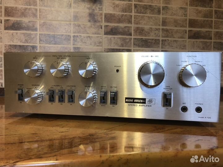 Усилитель AGS A-120 (Канада, 1976 год)