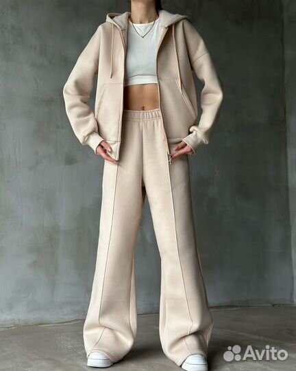 Костюм женский