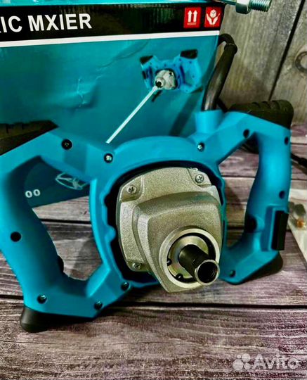 Миксер строительный makita