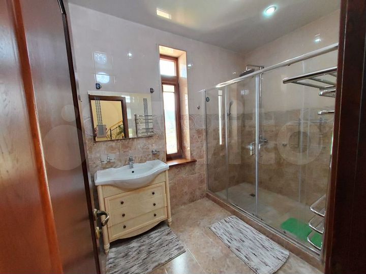 Дом 500 м² на участке 12 сот.