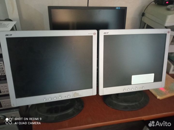 ЭЛТ монитор IBM, ЖК мониторы 15