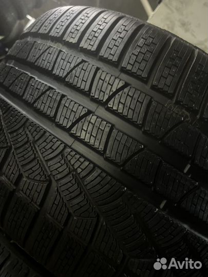 Pirelli Winter Sottozero 240 Serie II 295/35 R19