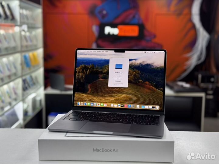 Macbook Air 13 2022 M2. Оф Гарантия