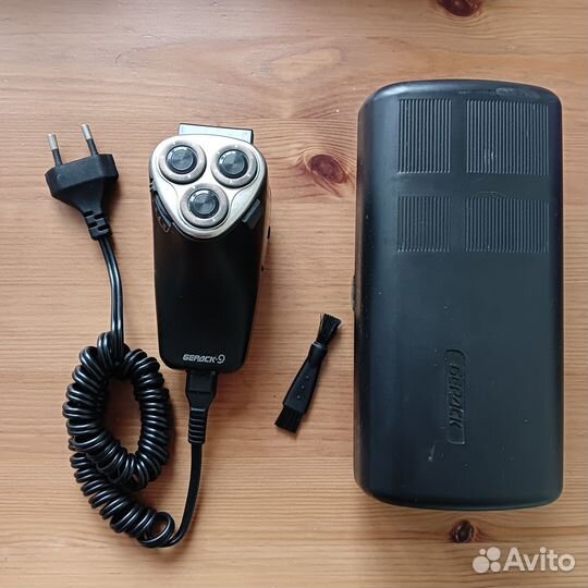 Электробритва Бердск 9 отличная в футляре