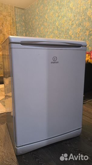 Холодильник indesit