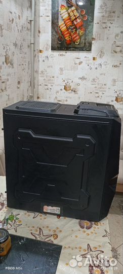 Игровой компьютер с монитором