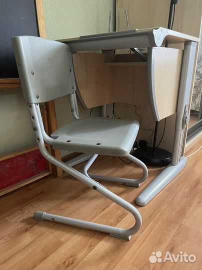 Школьный стол и стул