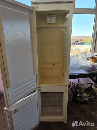 Холодильник Whirlpool ART 9610 A+