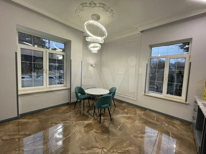 Коттедж 500 м² на участке 5 сот.