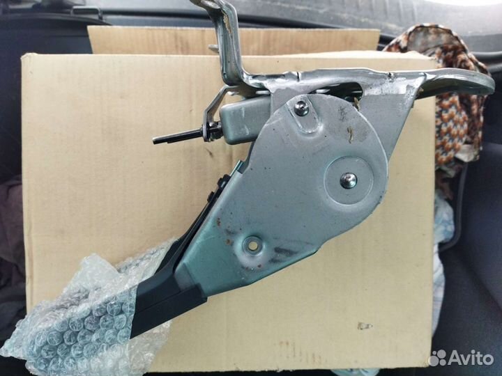 8200540724 механизм стояночного тормоза Меган сцен