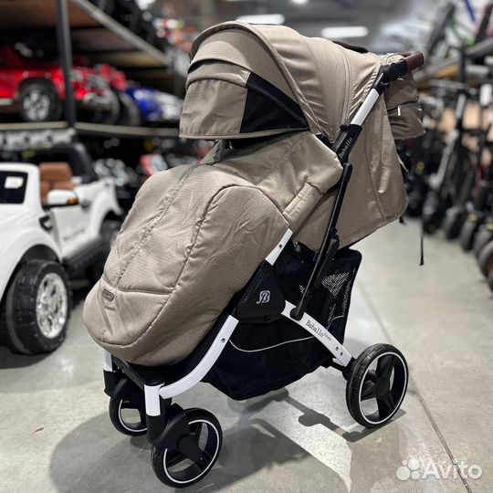 Прогулочная коляска новая