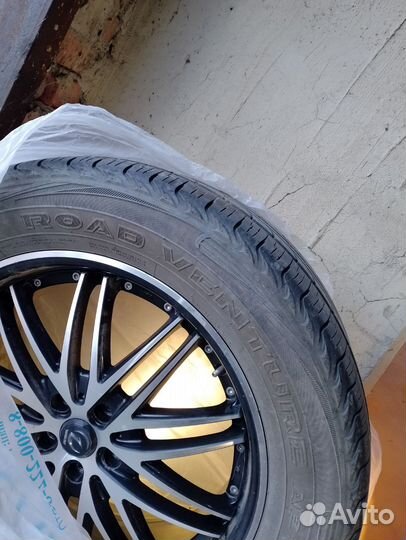 Kumho Road Venture AT 275/55 R20